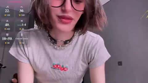 Snapshot of niky_long chatting on 06-13-26, 10:02 Niky online show from 06-13-26, 10:02