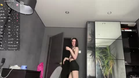 Snapshot of niky_long chatting on 06-24-26, 12:26 Niky online show from 06-24-26, 12:26