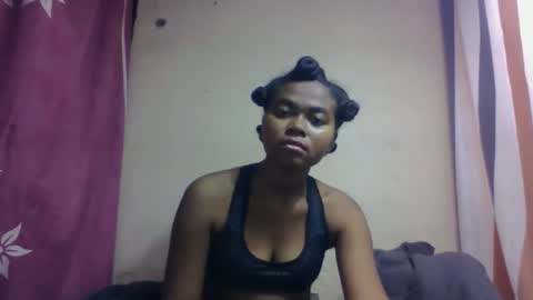 nilah online show from 10-19-25, 07:09