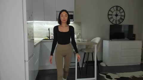 Snapshot of nilliluv chatting on 03-12-25, 09:55 Bella online show from 03-12-25, 09:55