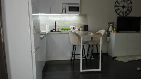 Snapshot of nilliluv chatting on 10-03-25, 01:46 Bella online show from 10-03-25, 01:46