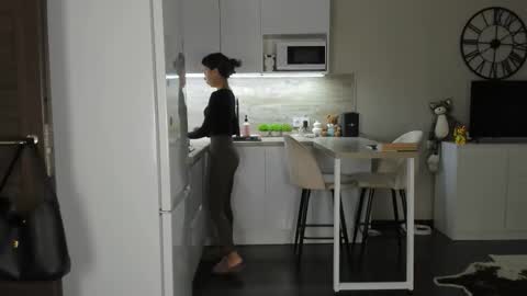 Snapshot of nilliluv chatting on 10-06-25, 07:22 Bella online show from 10-06-25, 07:22