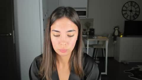 Snapshot of nilliluv chatting on 11-10-25, 04:11 Bella online show from 11-10-25, 04:11