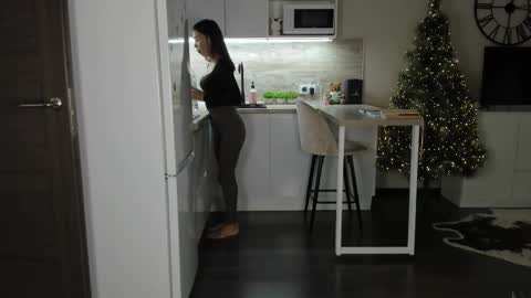 Snapshot of nilliluv chatting on 01-16-26, 08:46 Bella online show from 01-16-26, 08:46