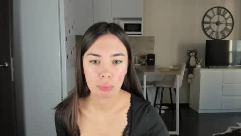 Snapshot of nilliluv chatting on 02-03-26, 11:48 Bella online show from 02-03-26, 11:48