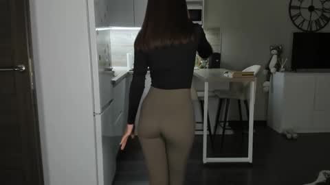 Snapshot of nilliluv chatting on 02-08-26, 04:43 Bella online show from 02-08-26, 04:43