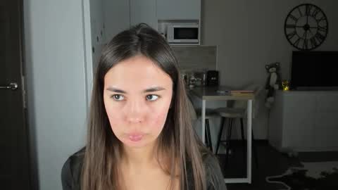 Snapshot of nilliluv chatting on 03-04-26, 04:24 Bella online show from 03-04-26, 04:24