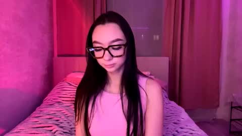 Snapshot of nilsamazuo chatting on 11-28-25, 04:53 Margot online show from 11-28-25, 04:53