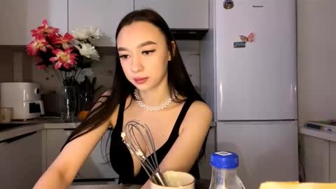 Snapshot of nilsamazuo chatting on 11-29-25, 06:22 Margot online show from 11-29-25, 06:22