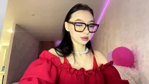 Snapshot of nilsamazuo chatting on 12-04-25, 05:32 Margot online show from 12-04-25, 05:32