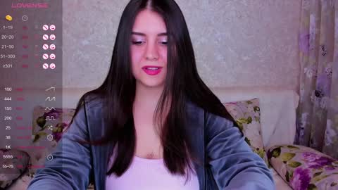 Nina online show from 01-11-25, 01:32