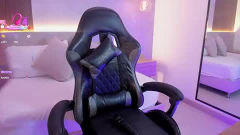 Snapshot of nina_desire_ chatting on 06-14-26, 11:12 N I N A online show from 06-14-26, 11:12