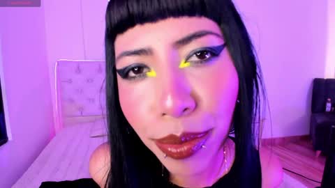 Nina Fox  online show from 06-03-26, 04:56