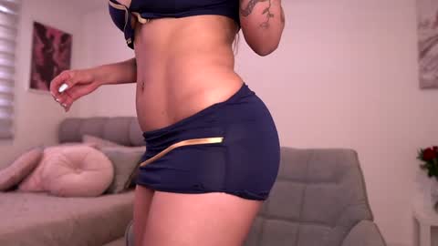 Angie online show from 10-10-25, 09:03