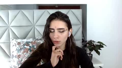 Snapshot of nina_pons chatting on 12-10-24, 08:16  Nina  online show from 12-10-24, 08:16