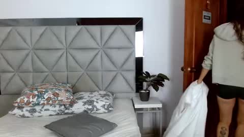 Snapshot of nina_pons chatting on 12-15-24, 02:41  Nina  online show from 12-15-24, 02:41