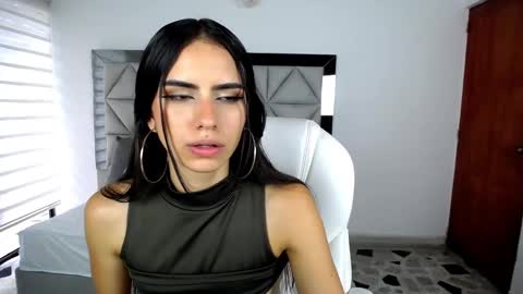 Snapshot of nina_pons chatting on 01-28-25, 09:29  Nina  online show from 01-28-25, 09:29