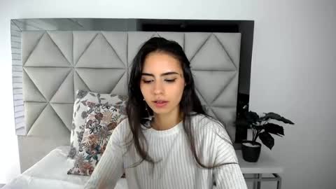 Snapshot of nina_pons chatting on 02-05-25, 09:07  Nina  online show from 02-05-25, 09:07