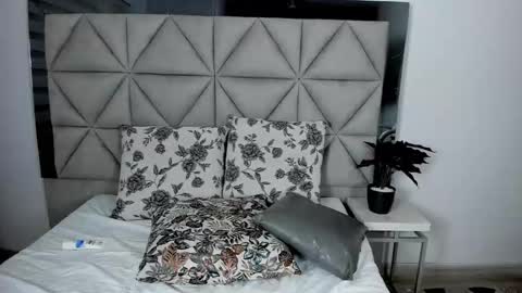 Snapshot of nina_pons chatting on 02-11-25, 02:14  Nina  online show from 02-11-25, 02:14