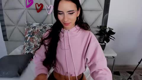 Snapshot of nina_pons chatting on 02-19-25, 02:12  Nina  online show from 02-19-25, 02:12
