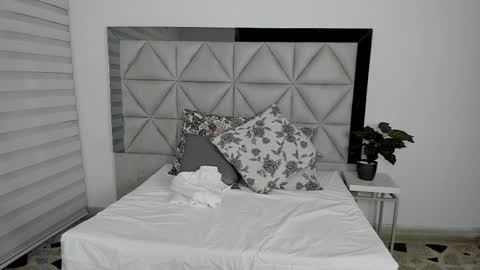 Snapshot of nina_pons chatting on 02-22-25, 11:03  Nina  online show from 02-22-25, 11:03