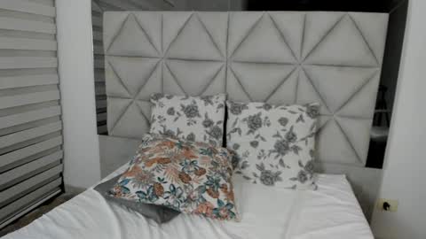 Snapshot of nina_pons chatting on 03-02-25, 02:08  Nina  online show from 03-02-25, 02:08