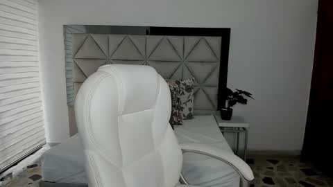 Snapshot of nina_pons chatting on 03-05-25, 09:26  Nina  online show from 03-05-25, 09:26