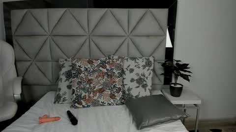 Snapshot of nina_pons chatting on 03-11-25, 11:15  Nina  online show from 03-11-25, 11:15