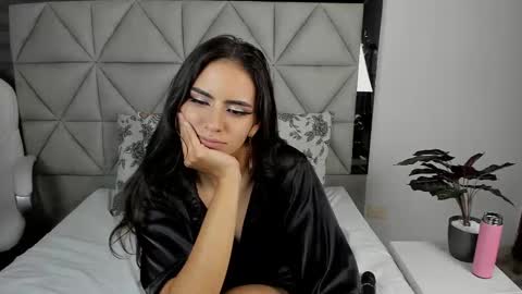 Snapshot of nina_pons chatting on 03-12-25, 02:20  Nina  online show from 03-12-25, 02:20