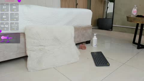 NINA online show from 01-06-25, 02:58