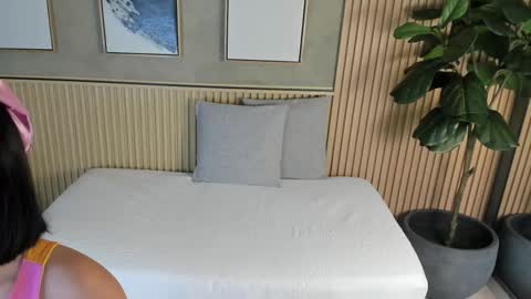 NINA online show from 10-06-25, 11:51