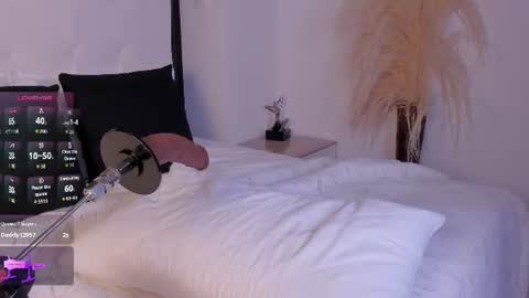Nina online show from 06-12-26, 05:56