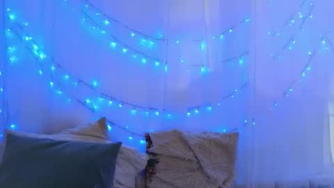 Ninaa fox online show from 04-14-26, 04:24