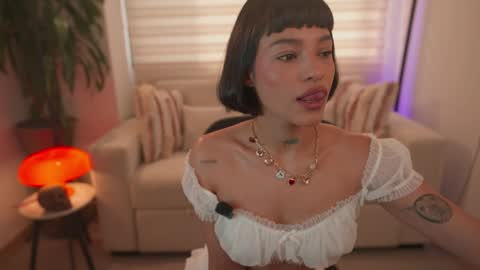 Snapshot of ninaa_sky chatting on 04-19-26, 12:15 online show from 04-19-26, 12:15