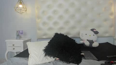 Snapshot of ninaavelvett chatting on 06-26-26, 12:20 Nina online show from 06-26-26, 12:20
