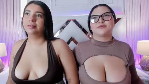 Snapshot of ninablooms01 chatting on 07-18-26, 03:38 Nina online show from 07-18-26, 03:38