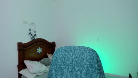 Nina online show from 01-24-25, 10:19