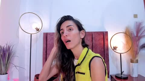 Nina online show from 01-11-25, 06:33