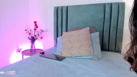 Nina online show from 01-13-25, 05:12
