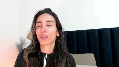 Nina online show from 02-09-25, 02:18