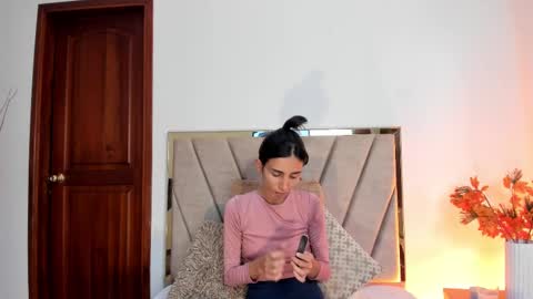 Nina online show from 09-11-25, 06:41