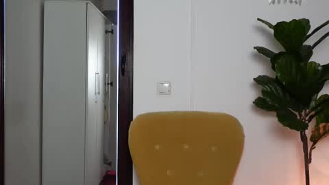 Snapshot of ninacrystal chatting on 09-12-25, 06:02 NinaCrystal online show from 09-12-25, 06:02