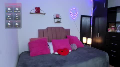 Snapshot of ninacurves chatting on 03-10-26, 03:11 Nina online show from 03-10-26, 03:11