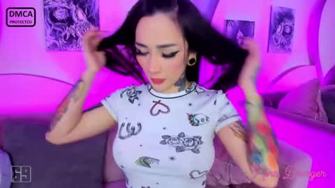 Snapshot of ninadanger chatting on 12-05-24, 01:06 Heyyy guys Im Ninas crazy online show from 12-05-24, 01:06