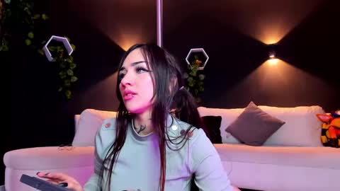 Snapshot of ninadanger chatting on 03-05-25, 04:24 Heyyy guys Im Ninas crazy online show from 03-05-25, 04:24