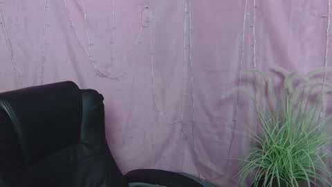 Snapshot of ninaflawlees chatting on 05-06-26, 12:10 ninaflawlees online show from 05-06-26, 12:10