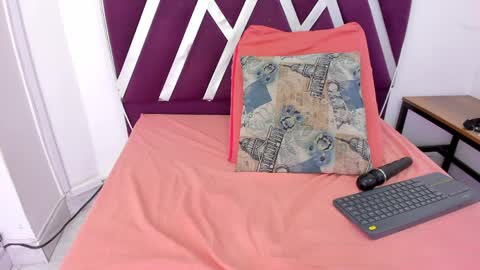 Snapshot of ninameduxx chatting on 04-09-26, 06:19 Nina online show from 04-09-26, 06:19