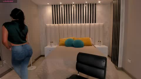  Nina  online show from 04-26-26, 10:13