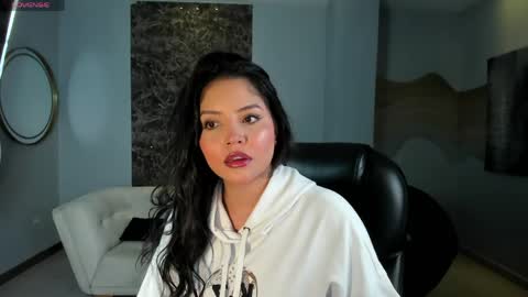 Snapshot of ninamichelle_ chatting on 06-05-26, 10:32 Nina online show from 06-05-26, 10:32