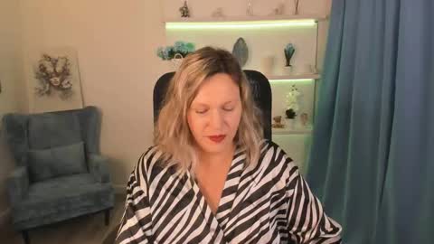 ninastarle online show from 09-20-25, 05:19